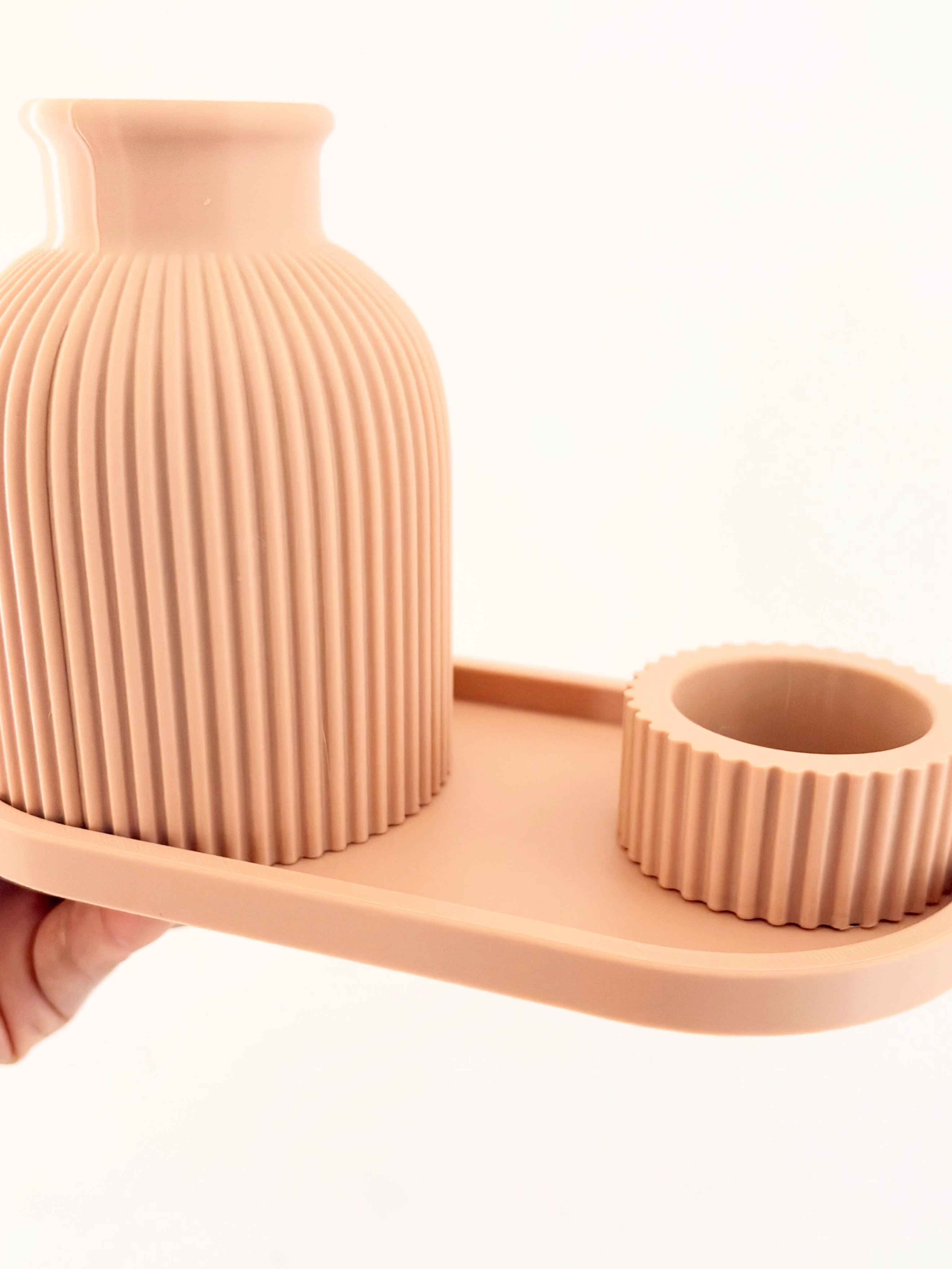 Vaso nervurado rosa com bandeja